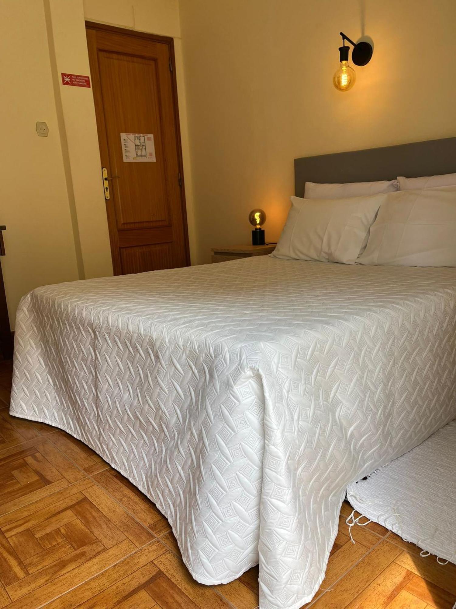 Romeu Bed & Breakfast Quarteira Exterior photo