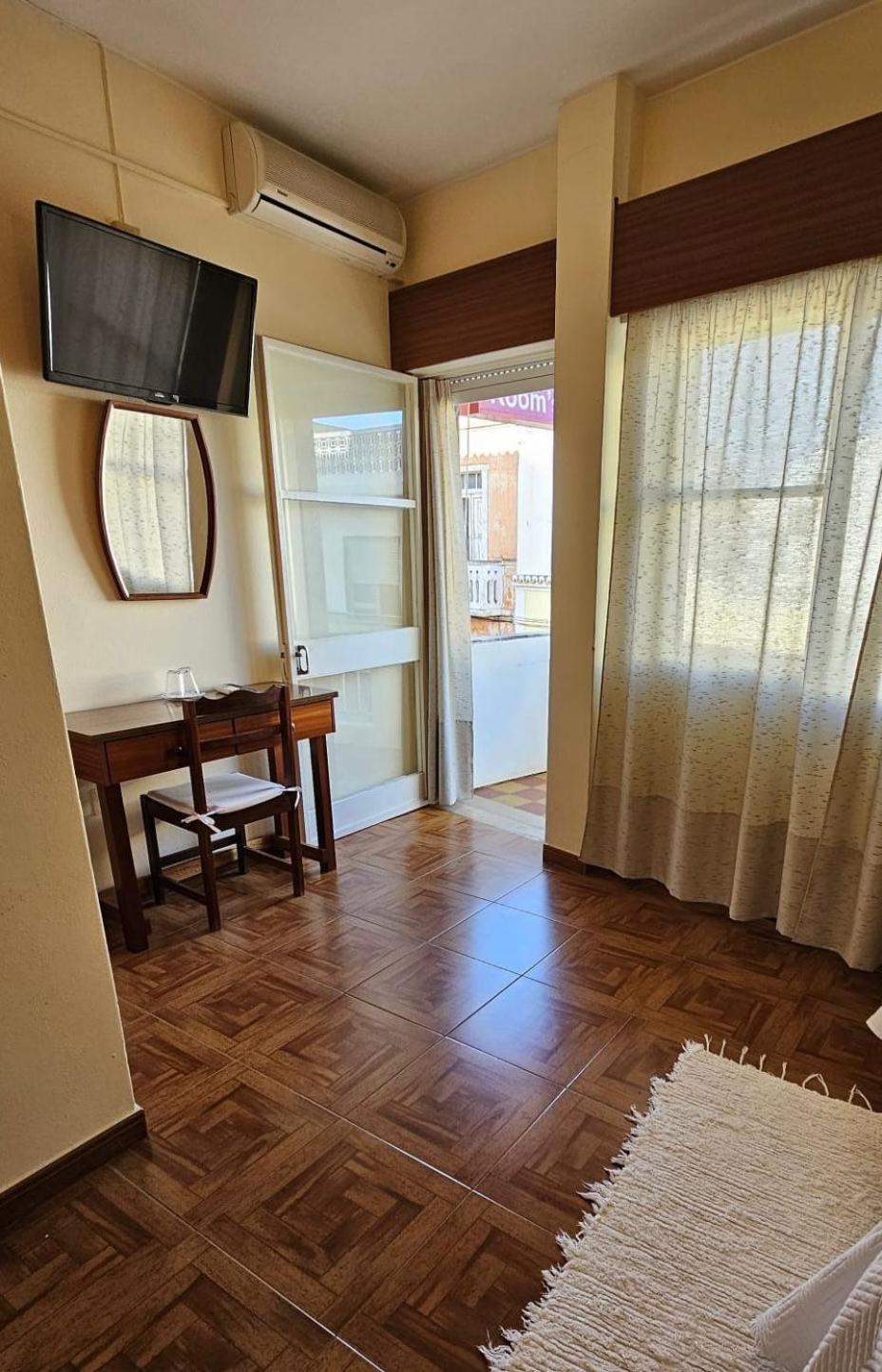 Romeu Bed & Breakfast Quarteira Exterior photo
